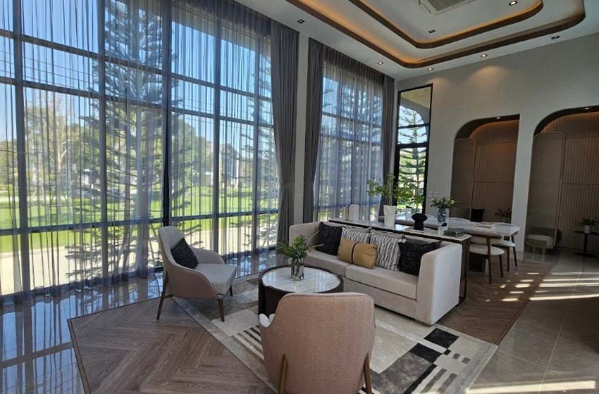 House with Shared Pool in Bangnatrad 